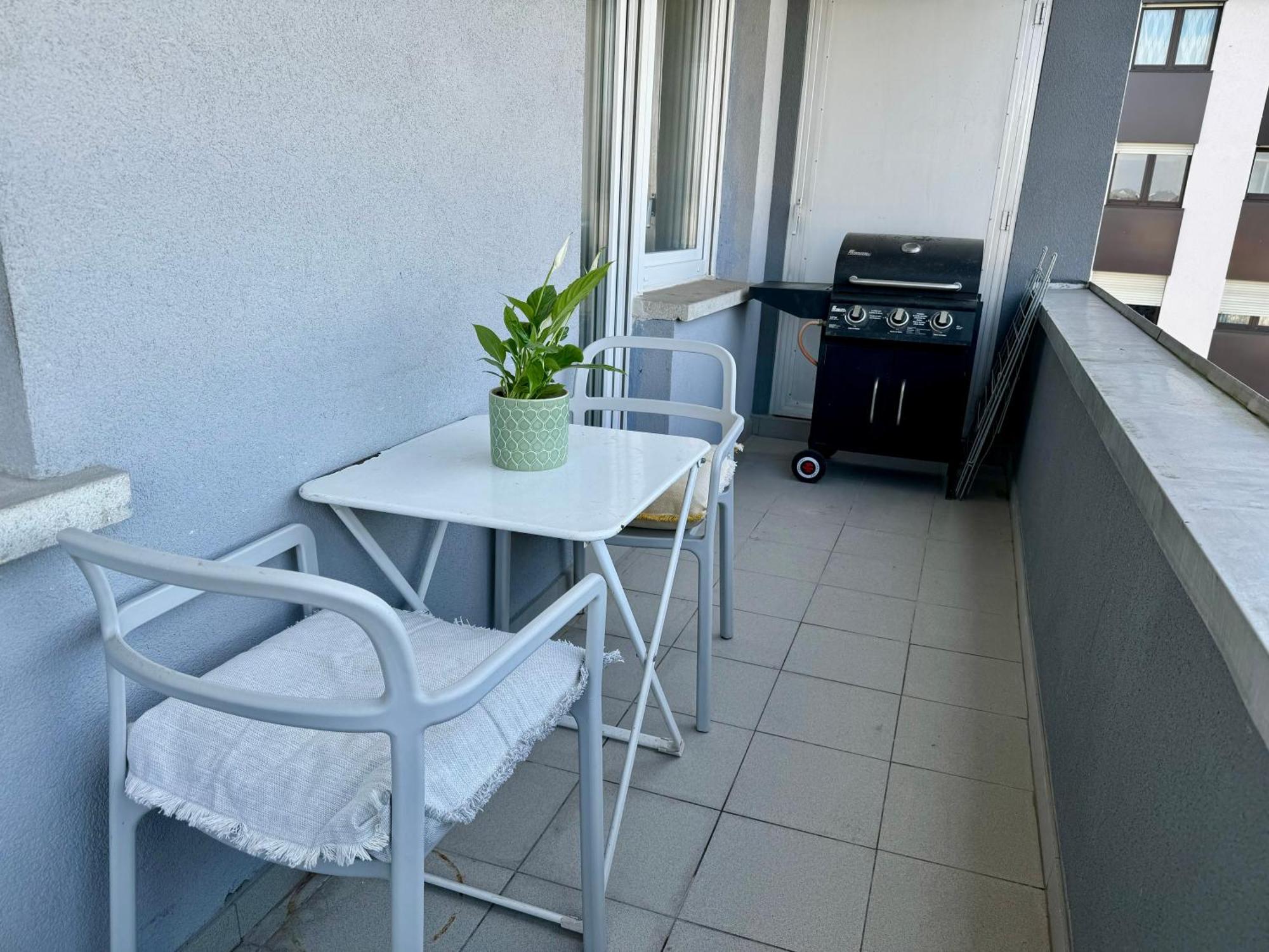 105m2 With Balcony Luxemburgo